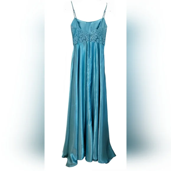 Windsor Prom Dress (Free Shipping!) - Picture 4 of 7